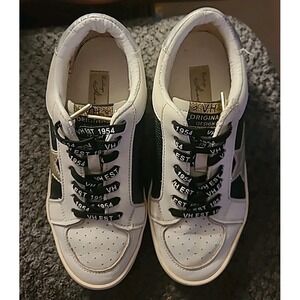 Good Used Condition Womans Vintage Havana Sz 5.5 Shoe White/ Black/Silver Star